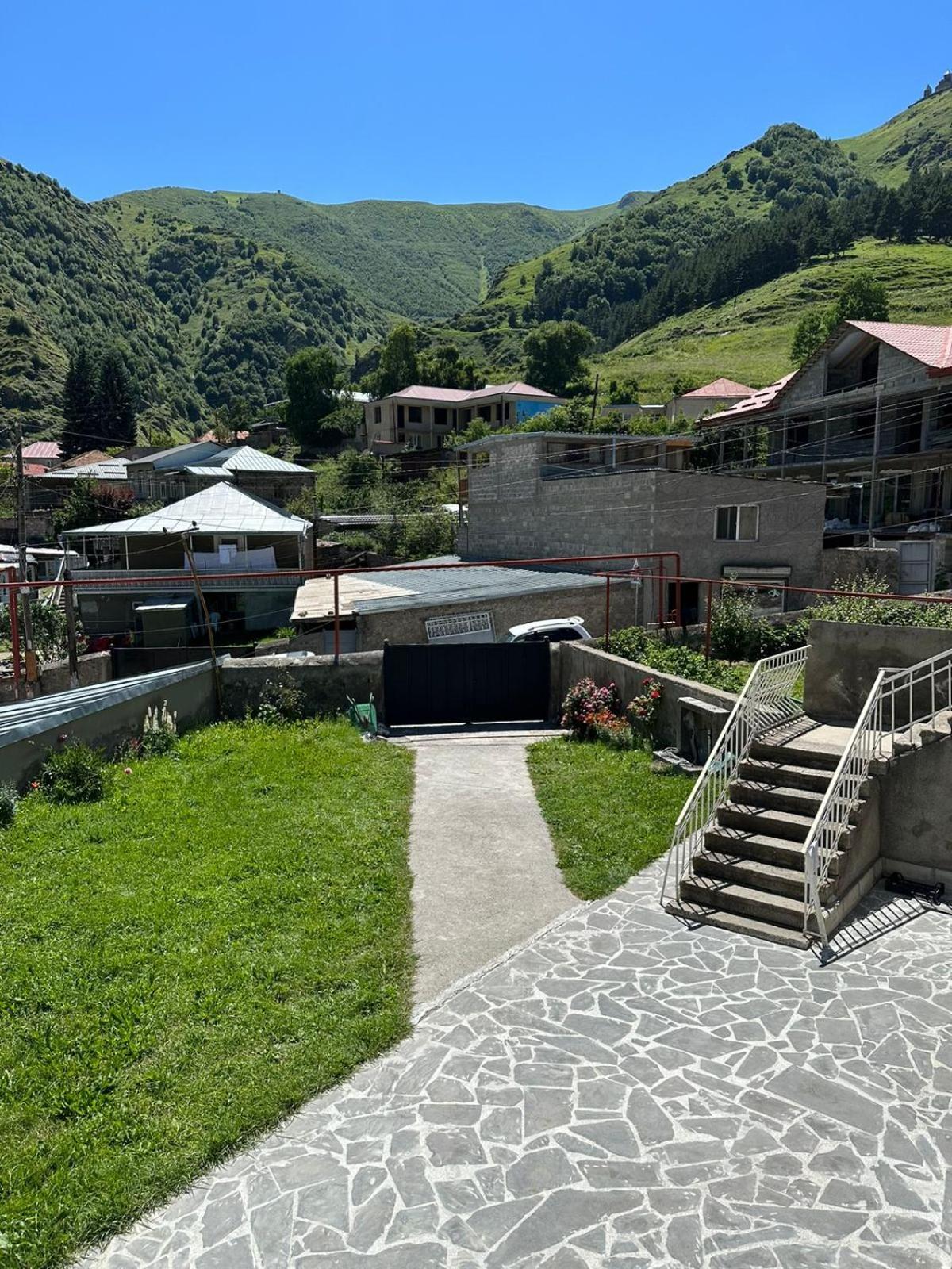 Hotel Polaris Kazbegi Extérieur photo